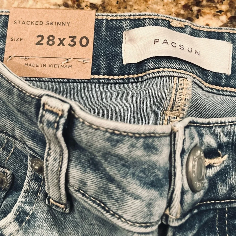 NWT Pacsun Stacked Skinny Paint Splatter Distressed Jeans